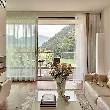 Grand Hotel 5*