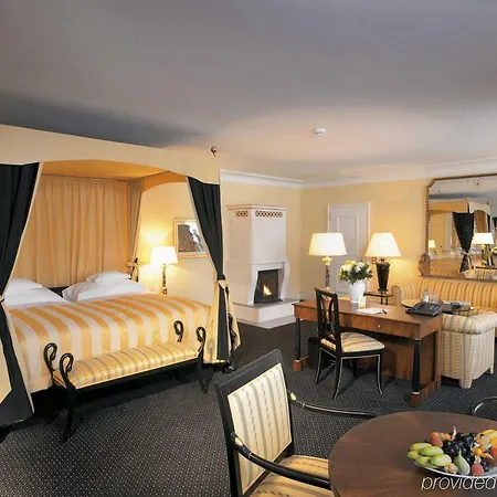 Grand Hotel