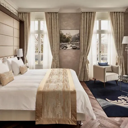 Grand Hotel